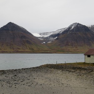 Mynd tekin yfir fj&ouml;r&eth;inn fr&aacute; Hjar&eth;ardalsnaustum.